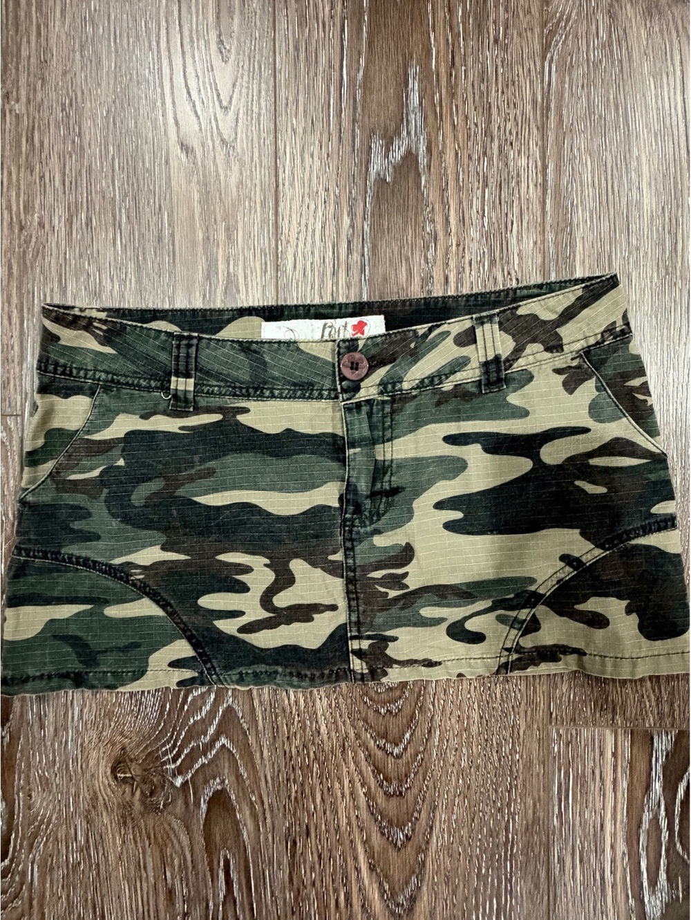 Vintage Y2K Lost Camouflage Skirt Size 5